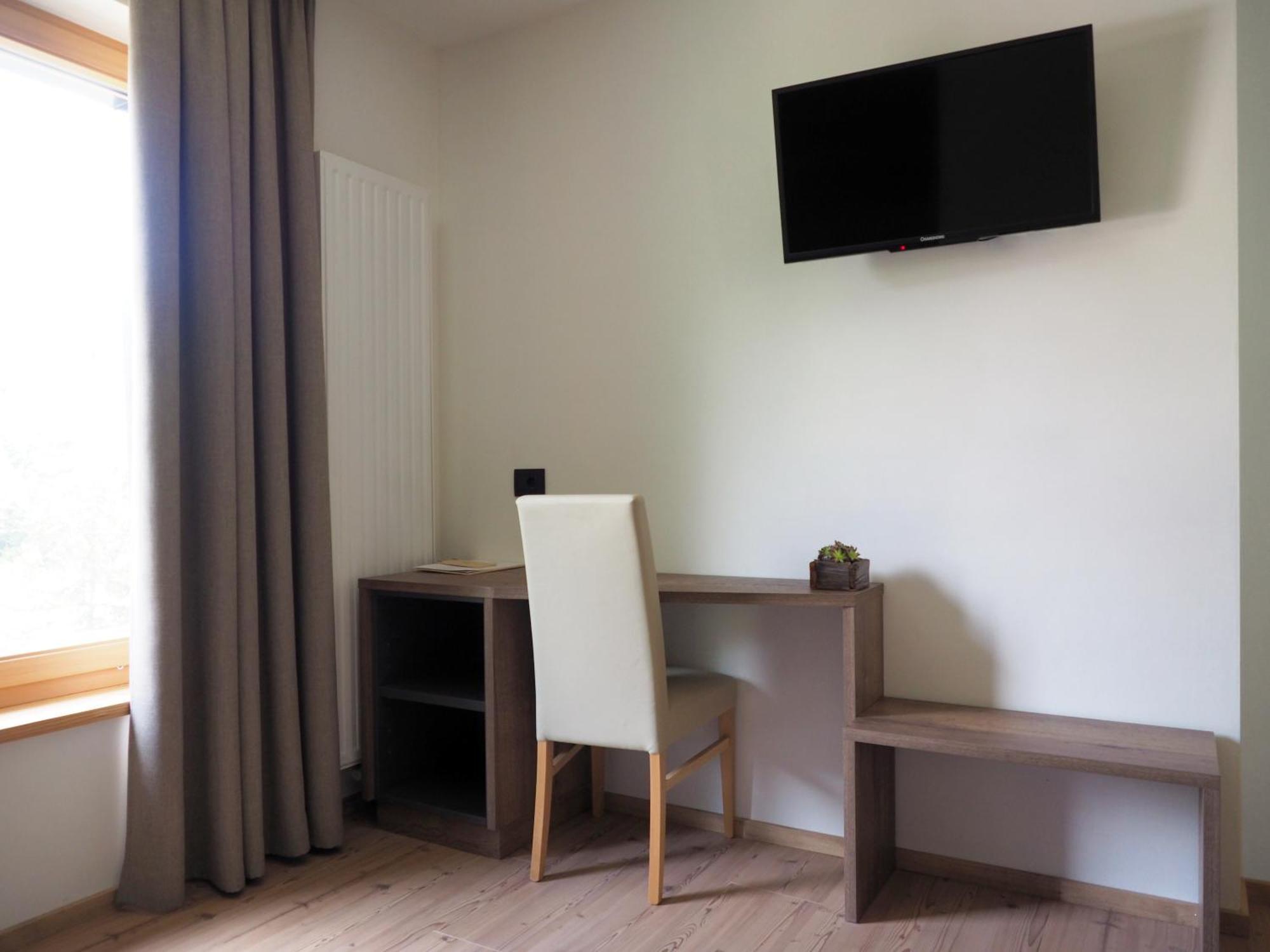 Guesthouse Rungg バディーア エクステリア 写真