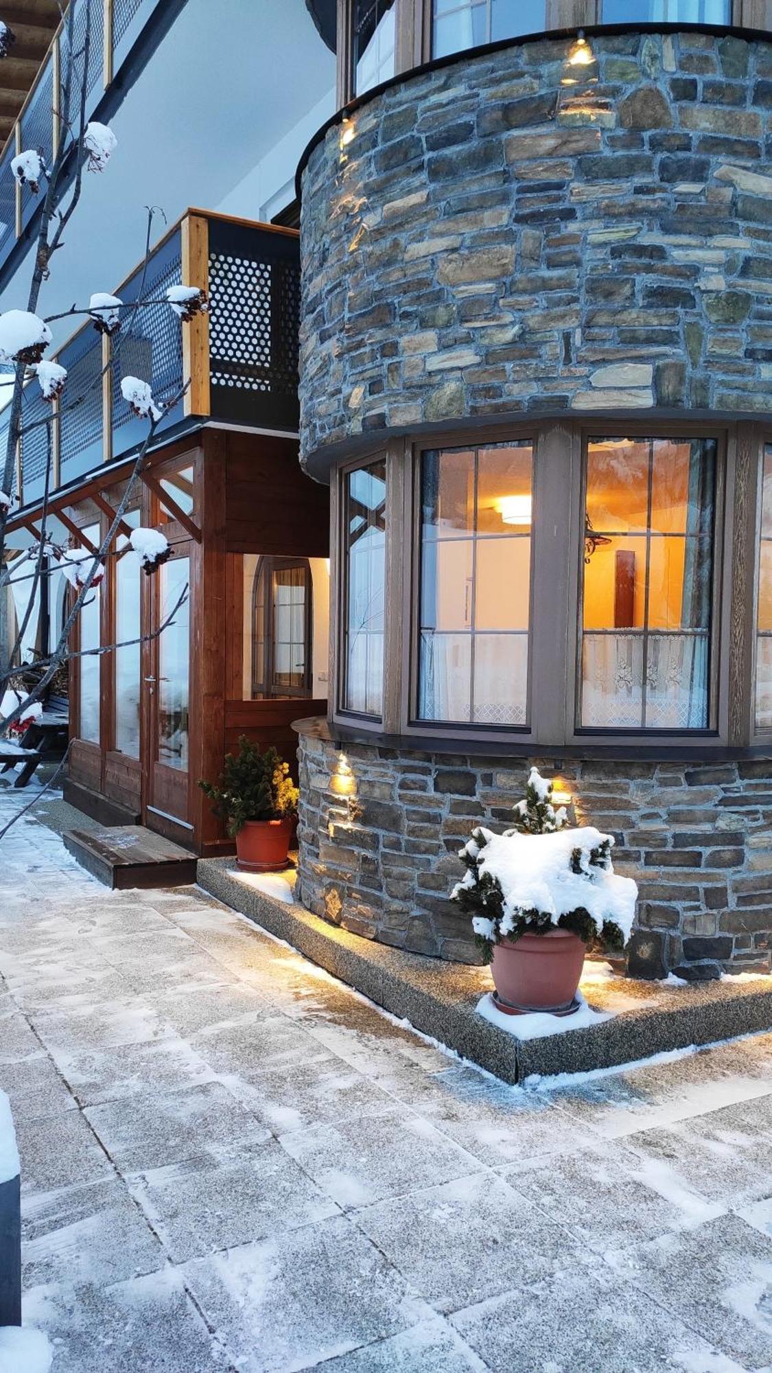 Guesthouse Rungg バディーア エクステリア 写真